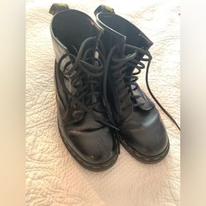 Vintage 1460 Made in England Dr Martens W8